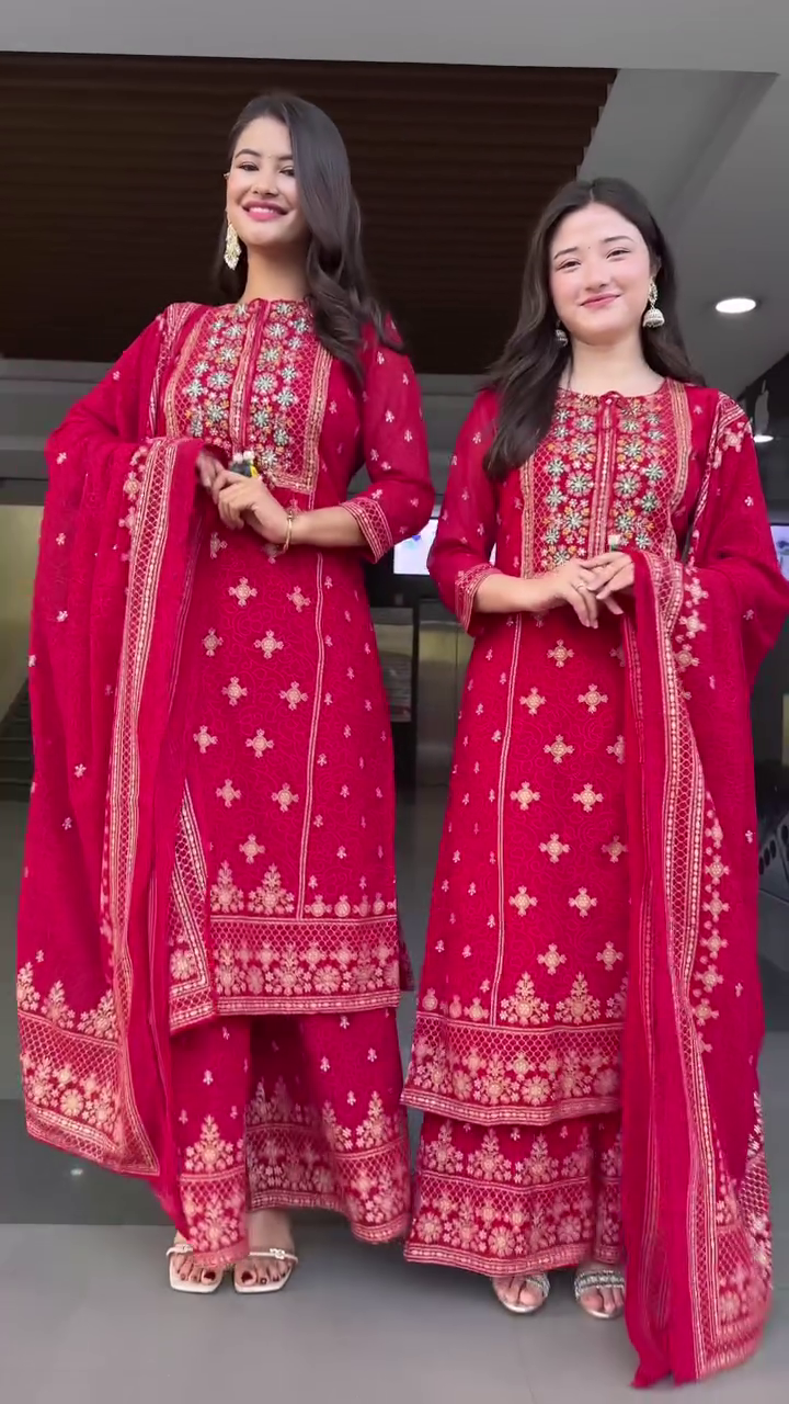 Women Silk Blend Kurta Pant Dupatta Set